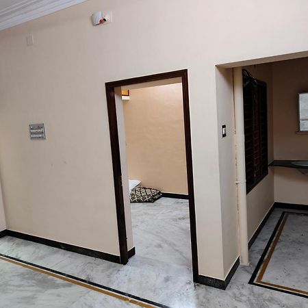 Guru Krupa Home Stay Tiruvannāmalai Екстериор снимка