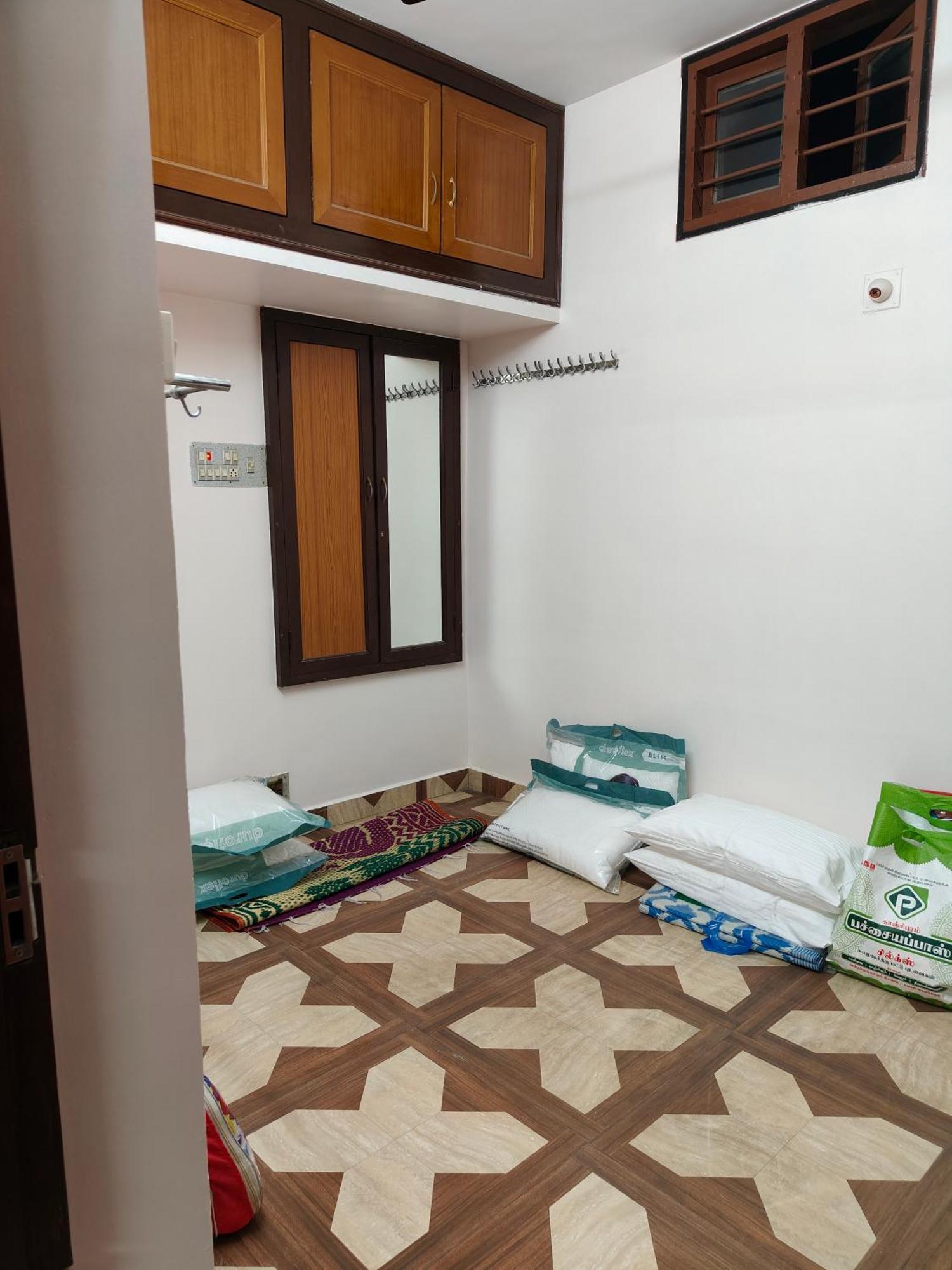 Guru Krupa Home Stay Tiruvannāmalai Екстериор снимка